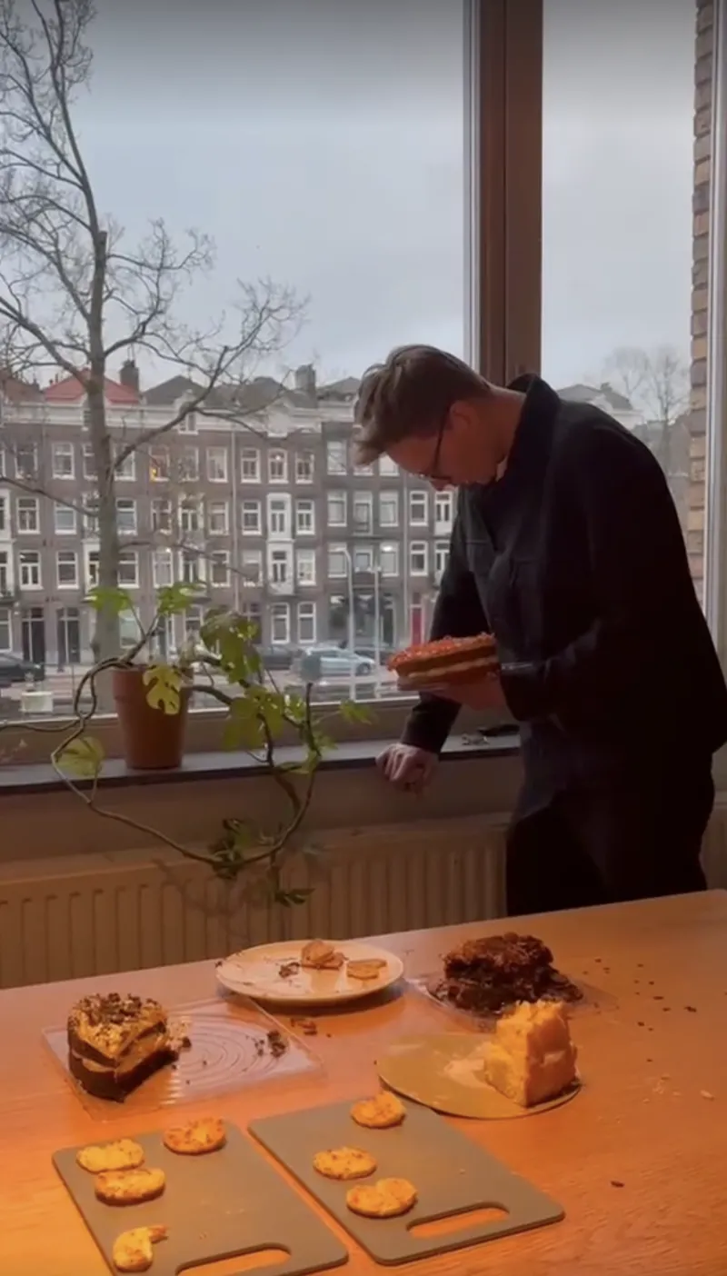 Dit is Ronald, de man die de resten van alle Heel Holland Bakt-taarten opeet nadat ze geproefd zijn